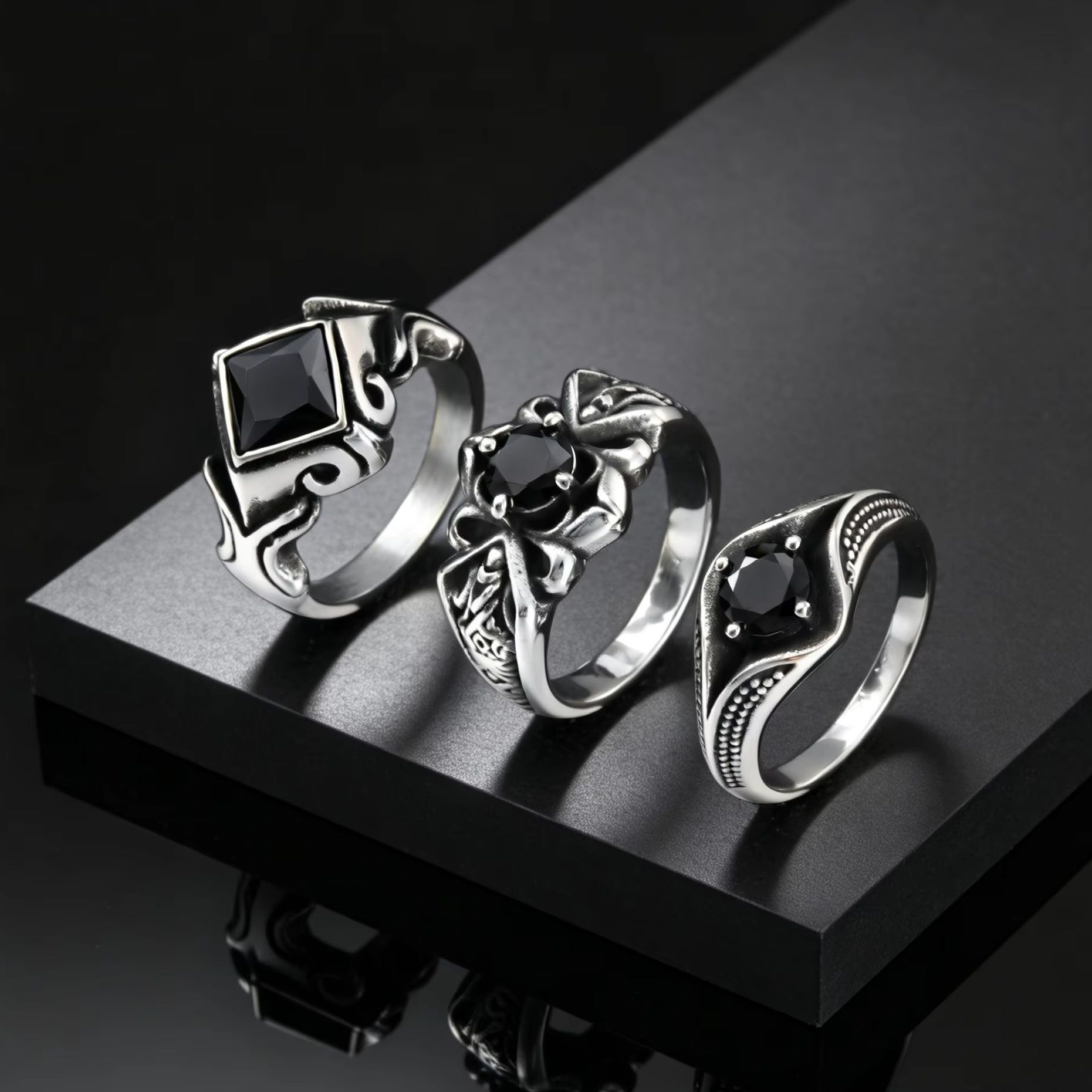 Chrome Hearts Ring - 남성용 세련된 사각형 기하학적 블랙 지르콘