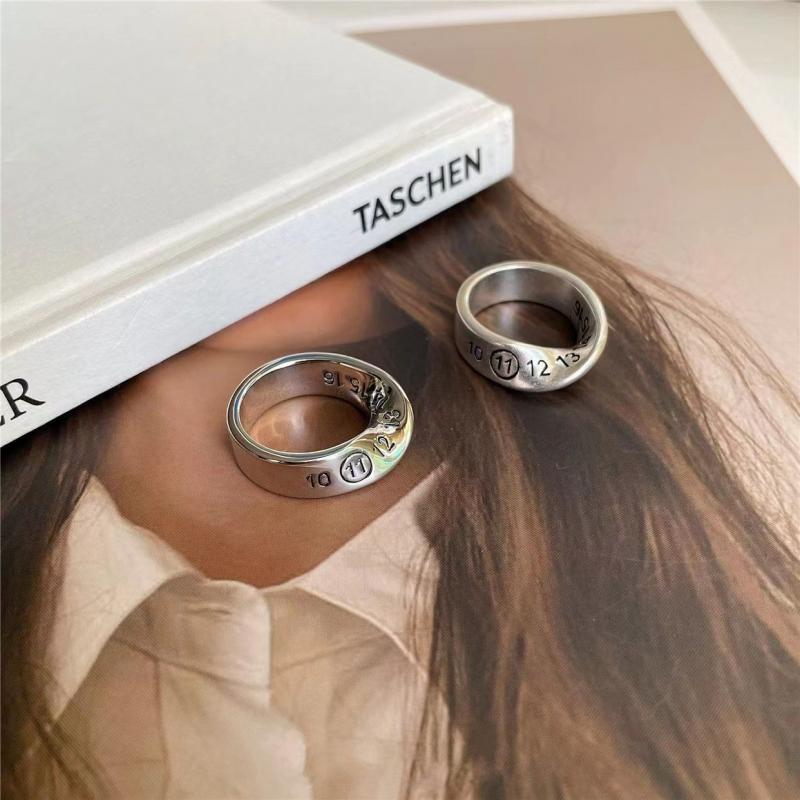 Chrome Hearts Ring - Mobius 불규칙한 트위스트 번호 반지 여자