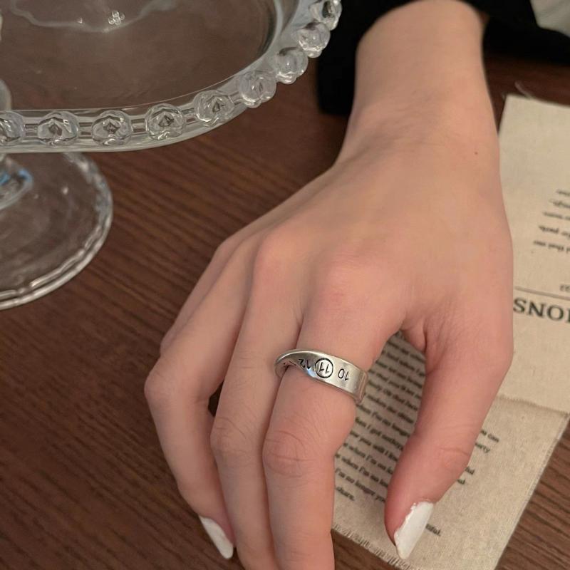Mobius 불규칙한 트위스트 번호 반지 여자 무한 루 - Chrome Hearts Ring 리뷰 및 가격