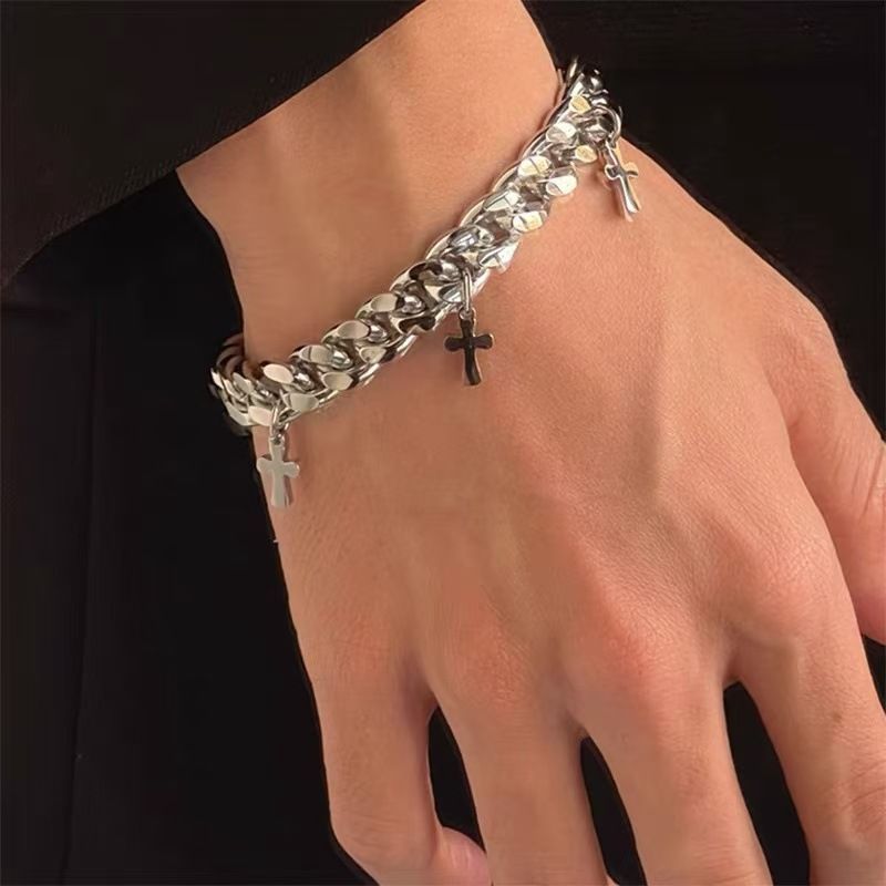 크로스 보더 히트: 미니 십자가가 있는 쿠바 링크 팔찌 - Streetwear Brand Jewelry 리뷰 및 가격